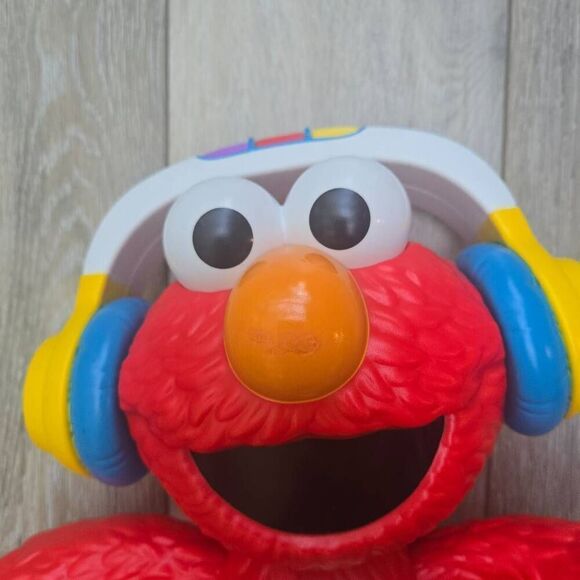 Sesame Street Let's Dance Elmo: 12-inch Elmo Toy Sings Sesame Street Toy for Kid - Picture 9 of 15